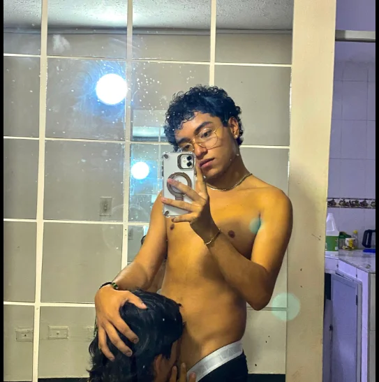 LiamANDJordan: συνομιλία ΧΧΧ εκτός σύνδεσης