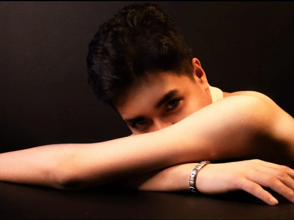 Lee_Colee offline XXX-chat