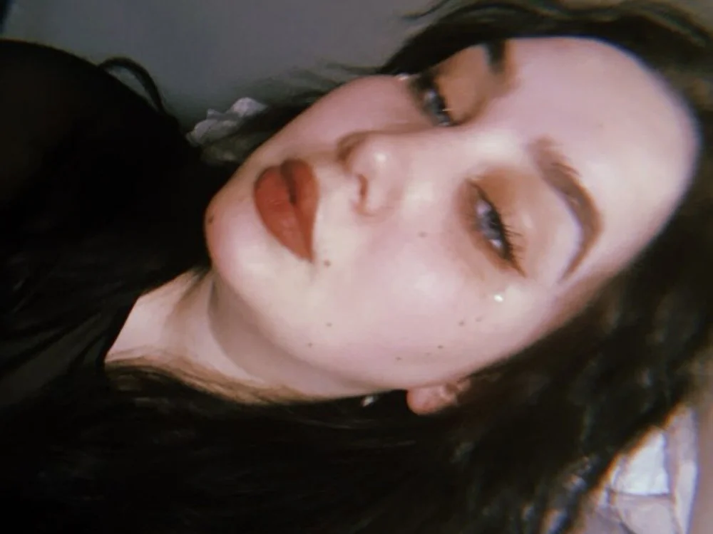 MeganGoddess' Offline Chat Room