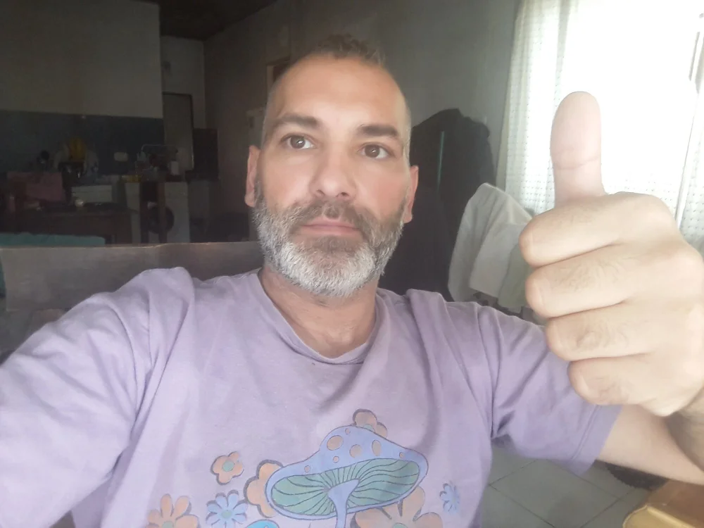 bello_ser's Offline Chat Room