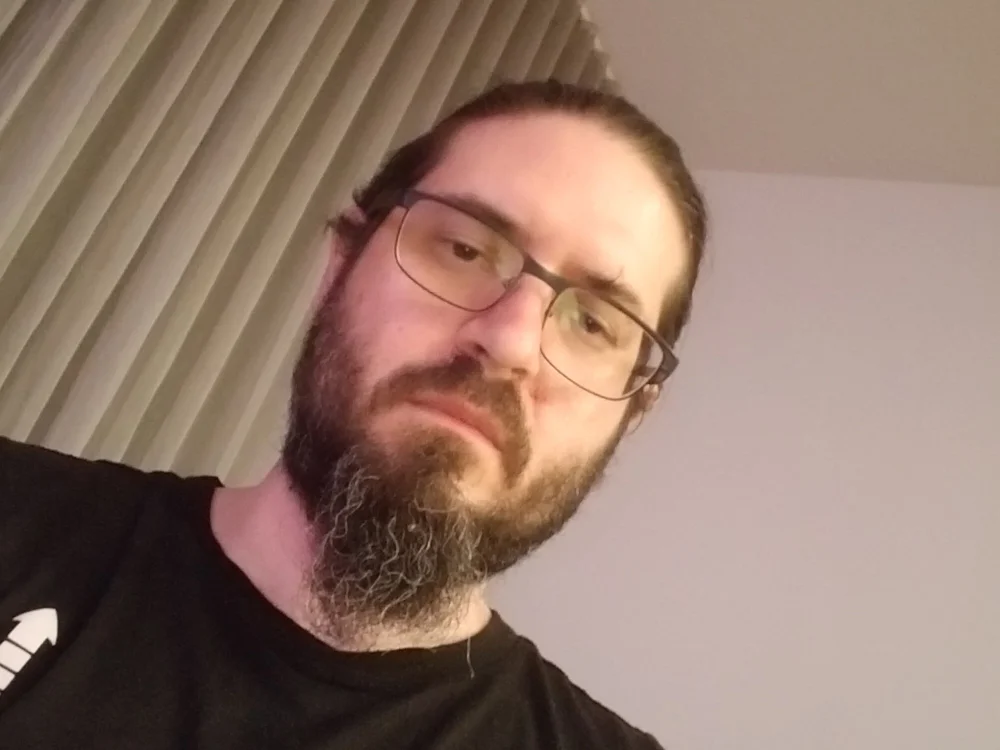 Navidium_'s Offline Chat Room