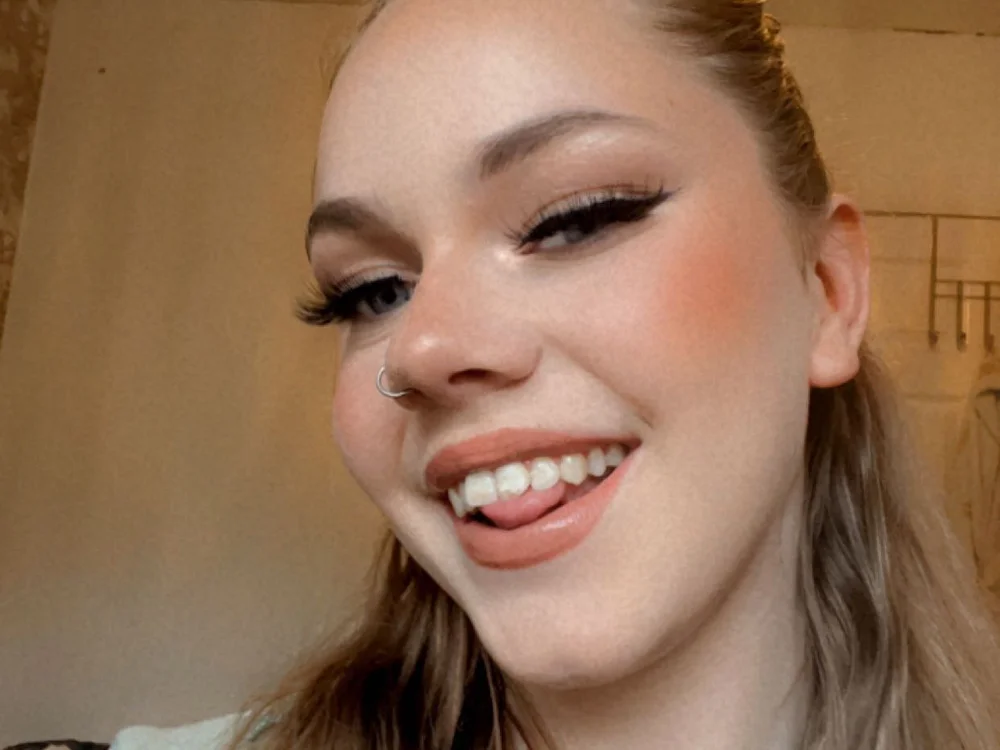 Offline XXX chat modela Quinn-18XX