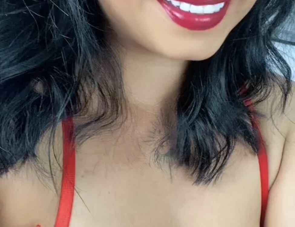 Lolahorny cover photo