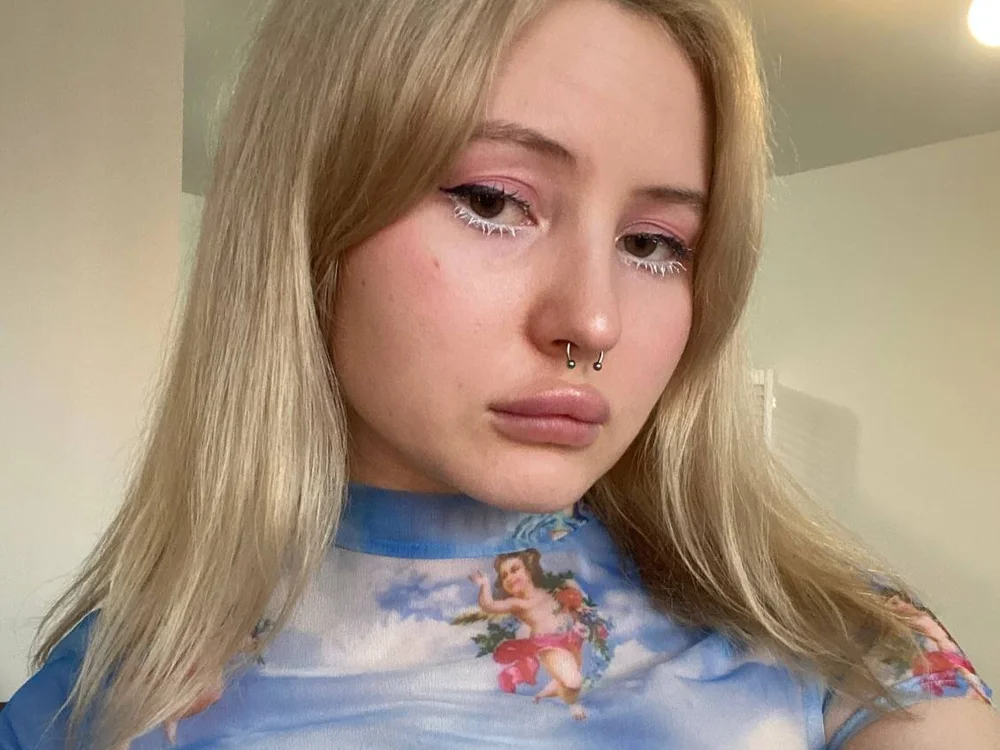 Clear_Sky105's Offline XXX Chat