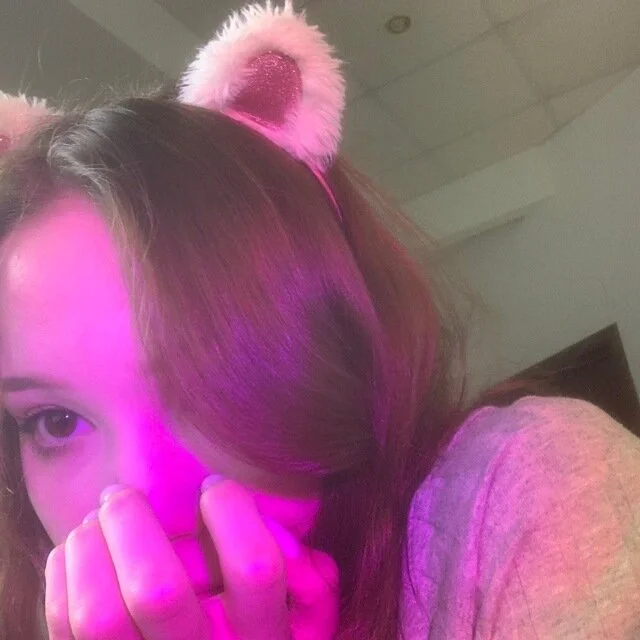 Offline chatovací místnost violet_morgan