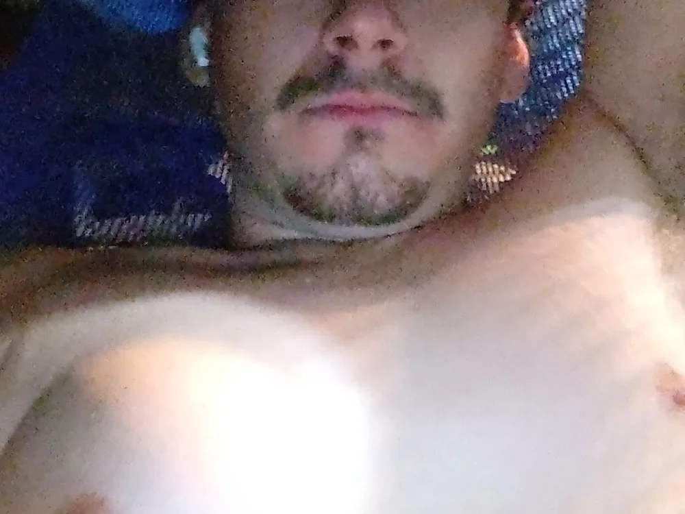 BIGDOOP6996's Offline Chat Room