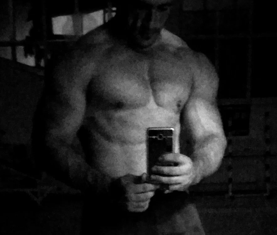muscledstudent's Offline XXX Chat