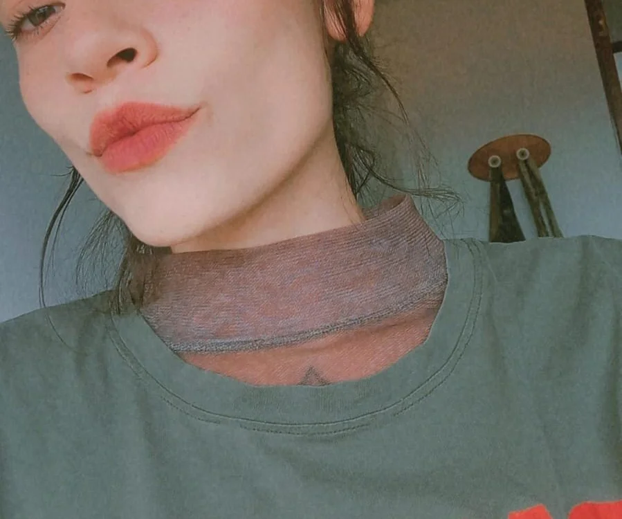 abril_z1 Chat XXX offline