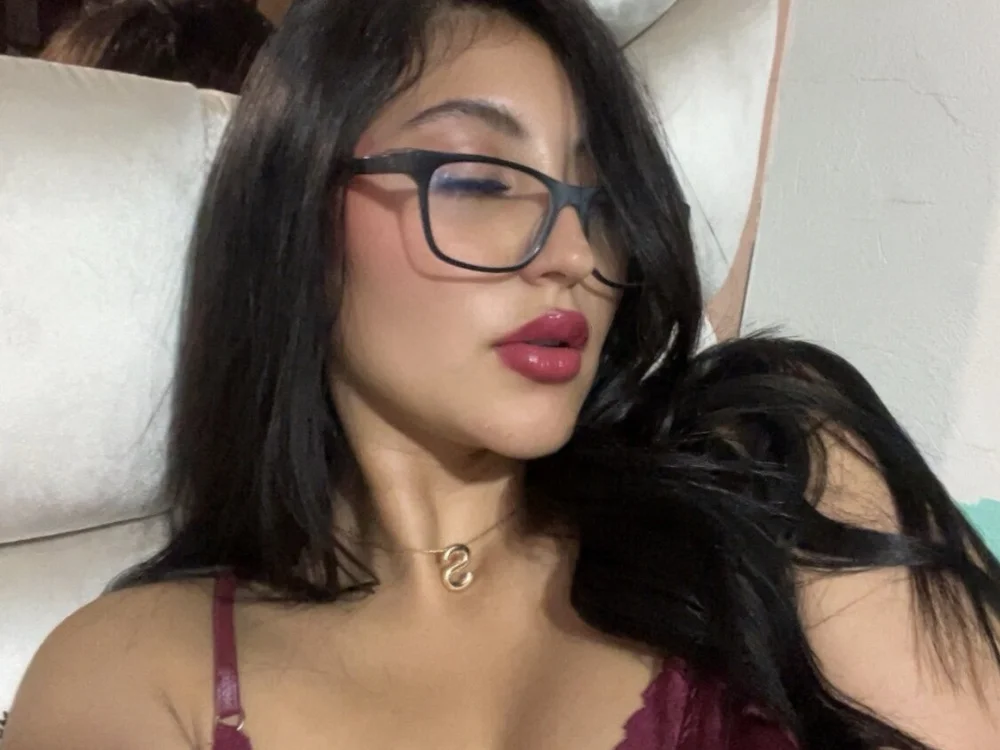 pamelarosaditahot's Offline Chat Room