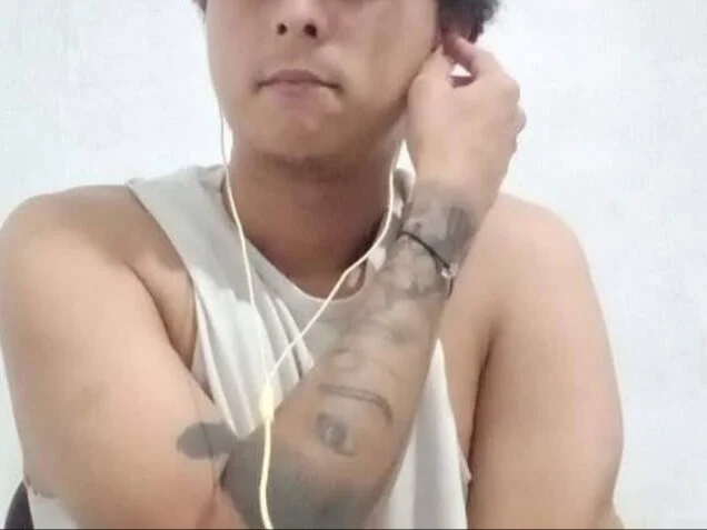 J-ze: συνομιλία ΧΧΧ εκτός σύνδεσης