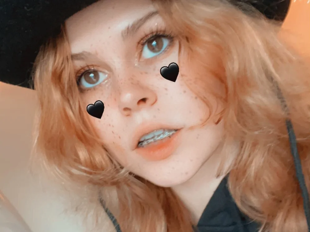 Bootyboots18's Offline Chat Room