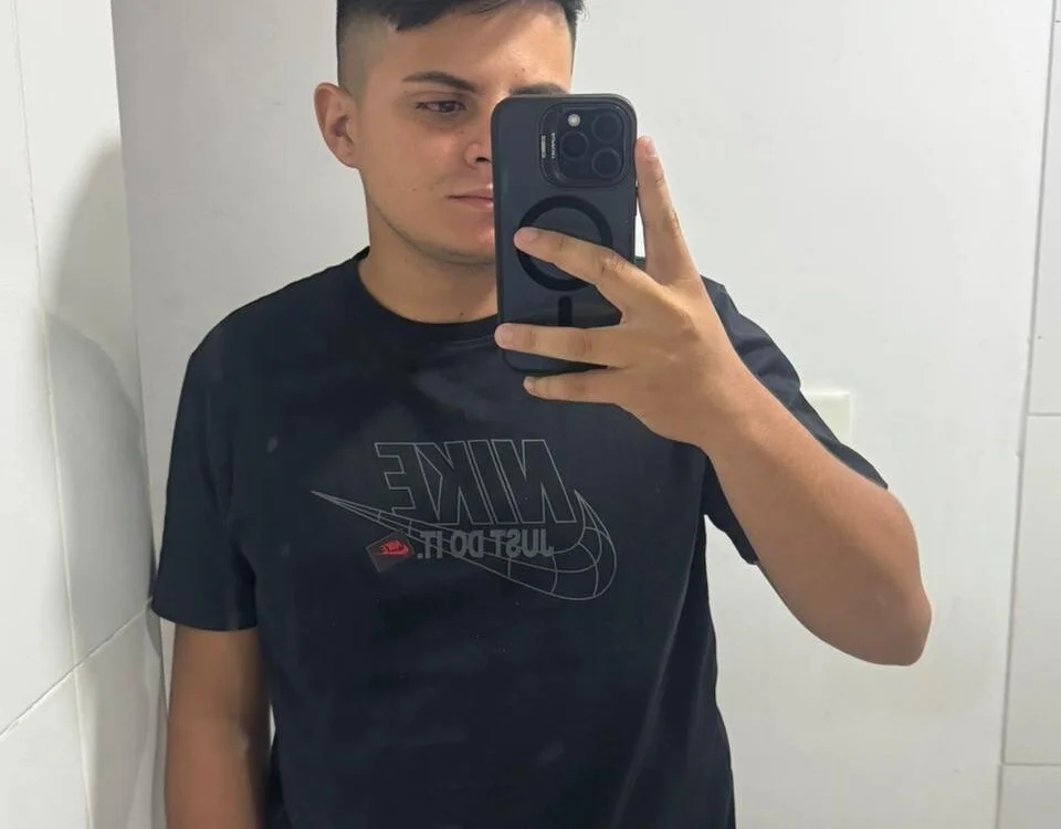 1Sweet_Desire offline chatrum