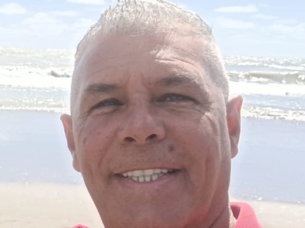 gusta2026's Offline Chat Room