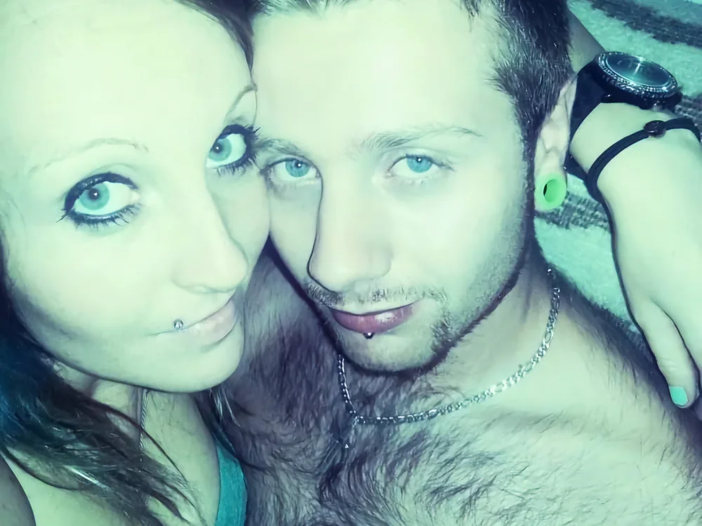 MyAndStepsister – Offline XXX chat