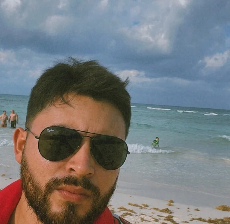 eduardo_06 অফলাইন XXX চ্যাট