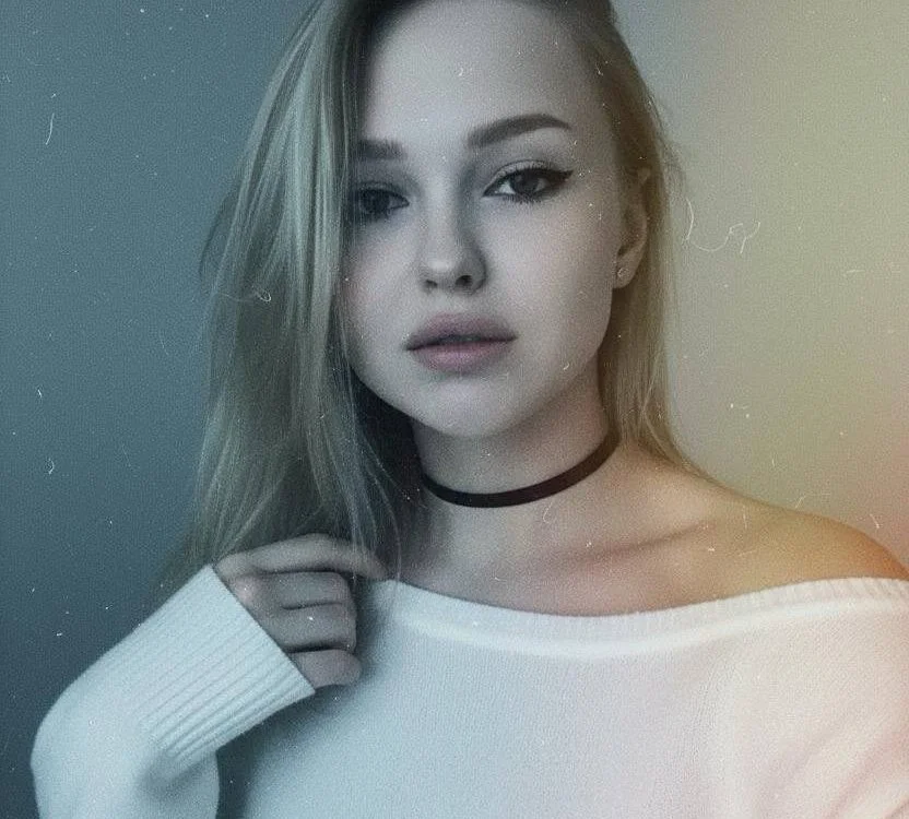 MitzieKeizern Offline XXX chat