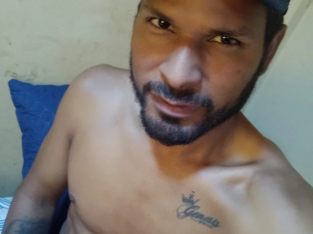 eliezer33xxx's Offline XXX Chat