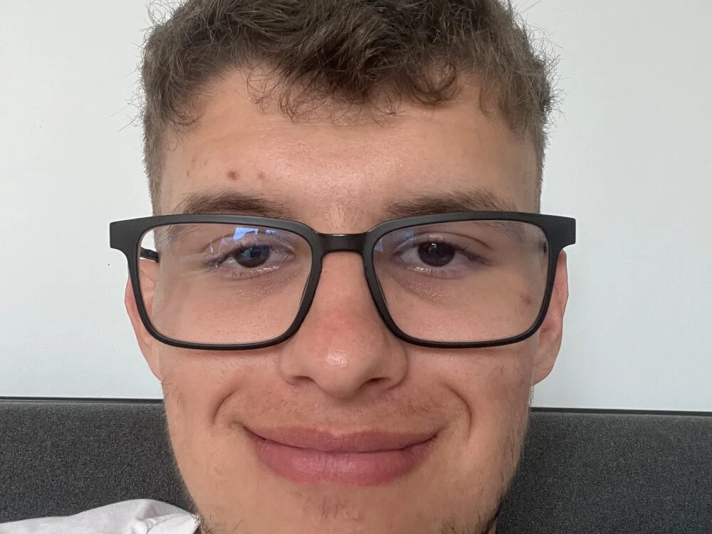 szymon200707n Offline XXX chat