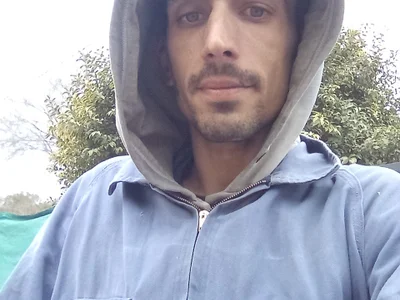 Ojitosclaross — live male cam