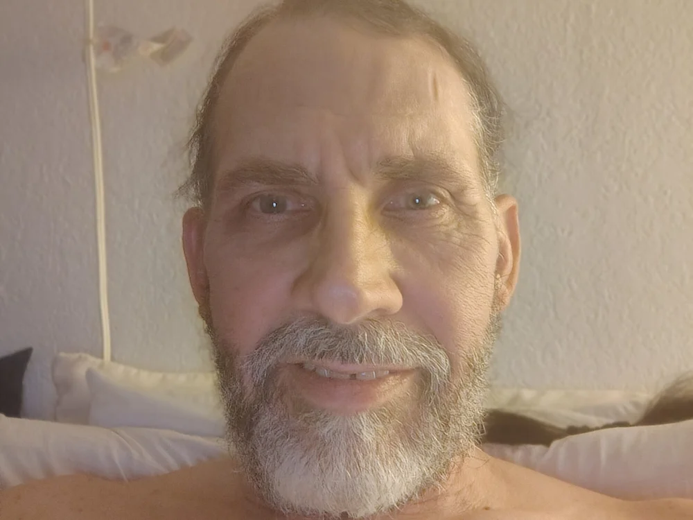 Lastingrelief69@xh's Offline Chat Room