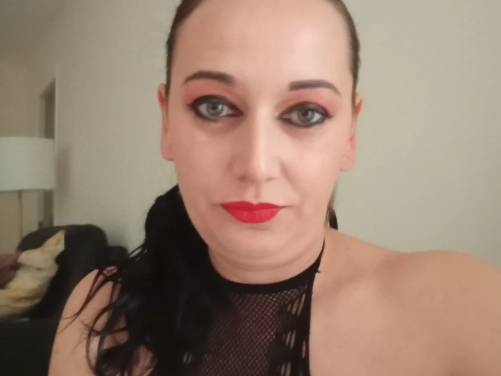 Cami_Carmen's Offline XXX Chat