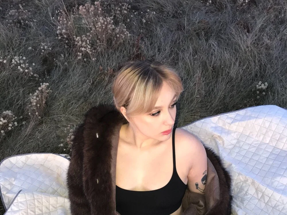 KiraRuiz offline XXX-chatje