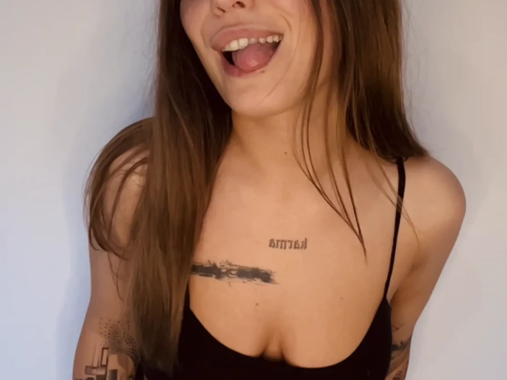 -Kylie's Offline Chat Room
