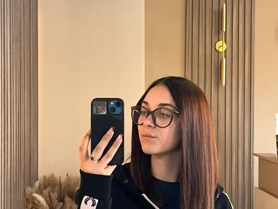 HillaryNallie - Girl 