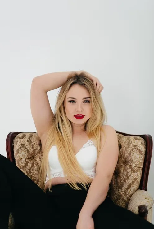 AlbaEsme Adlı Modelin Çevrimdışı XXX Sohbeti