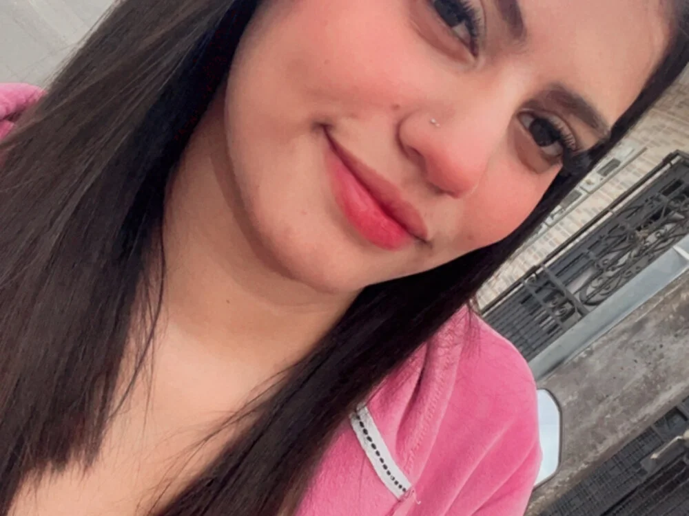 Isaa_clark_and_josue's Offline Chat Room