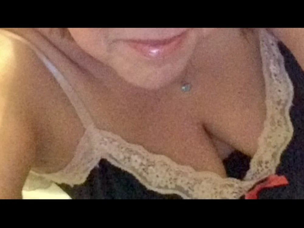Offline chat soba modela CurvyElena-MaeX