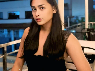 Seductive_Janeloore