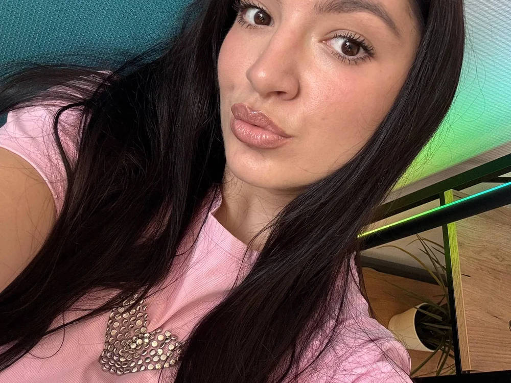 AlishaKisss' Offline Chat Room