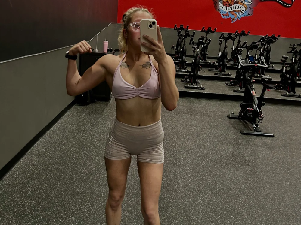 MUSCLEMOMMY1365 offline XXX-chatje