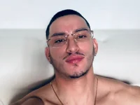 Модель SantiagoXoXo