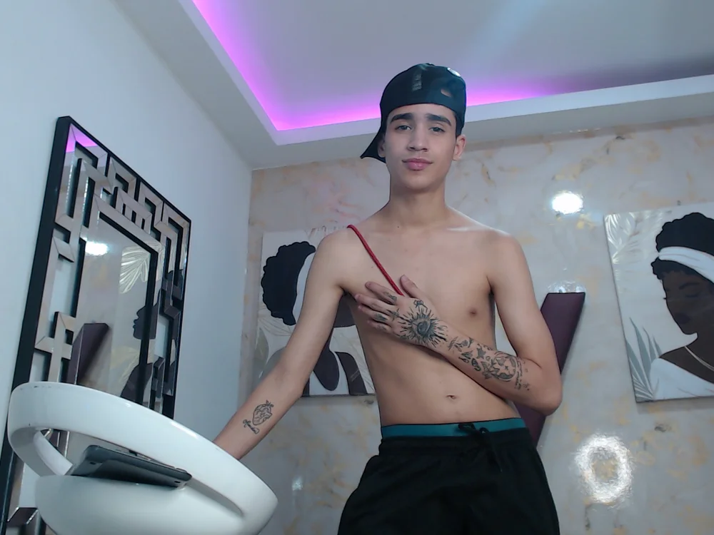 GOLDEN_BOSS Chat XXX offline