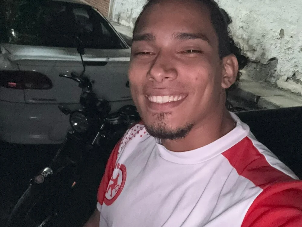 yofran_23 Offline XXX-chat