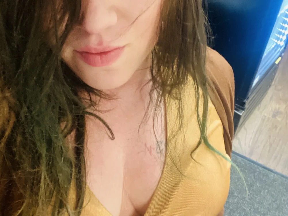 wetfunplay69's Offline Chat Room