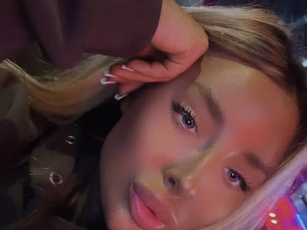 Summerwestt লাইভ XXX চ্যাট