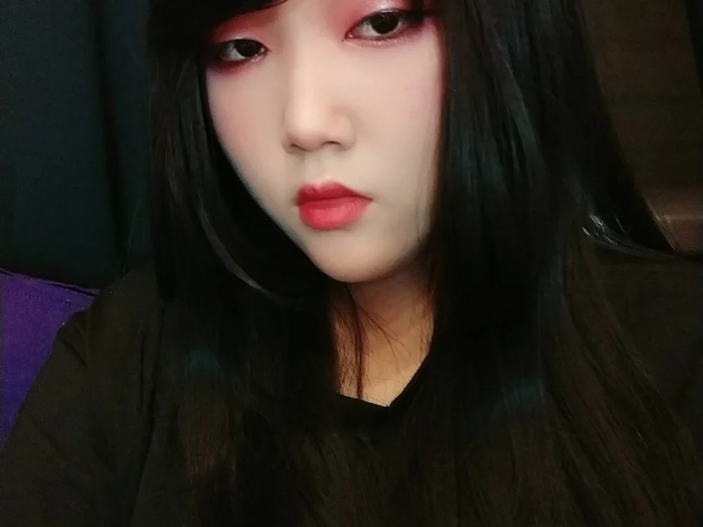 Broken_Asian's Offline Chat Room