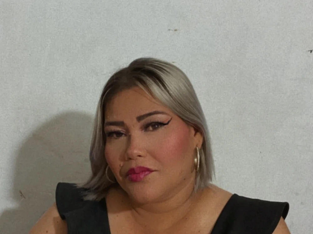 LUISA2020's Offline XXX Chat