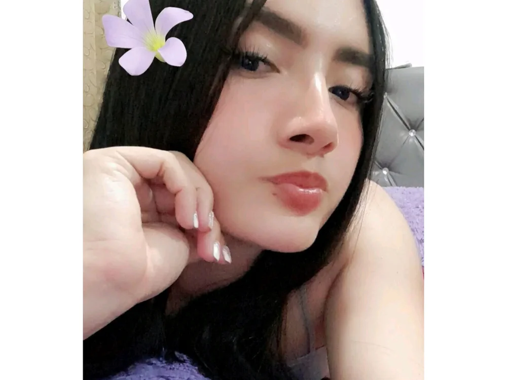 Lauraa_Duquen Offline XXX chat