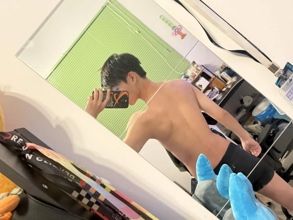 Hitoshi1210 離線 XXX 聊天