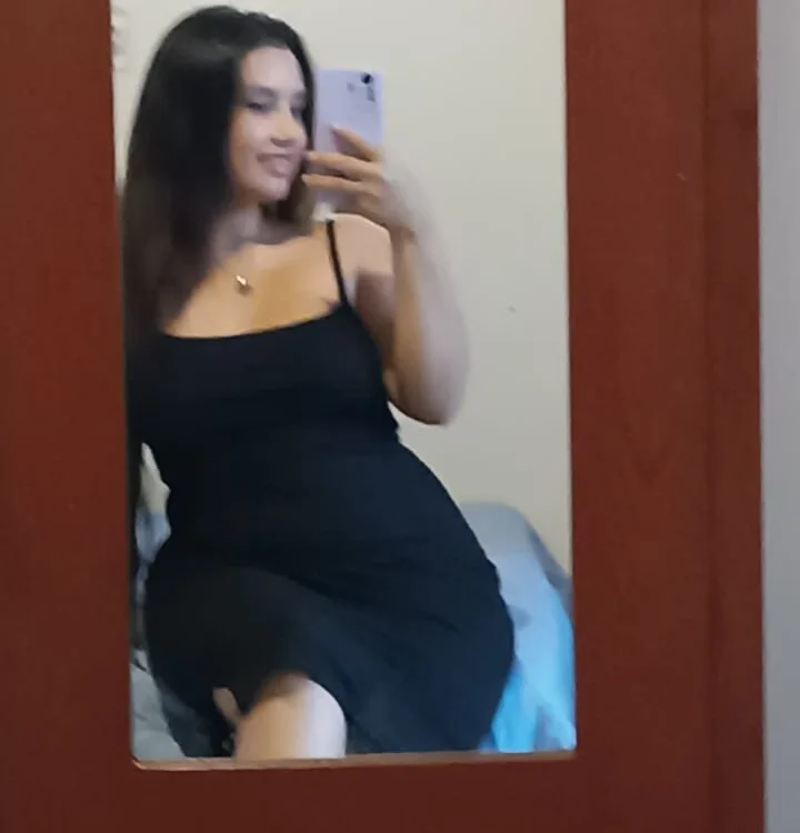 Valerie_Roswell Adlı Modelin Çevrimdışı XXX Sohbeti