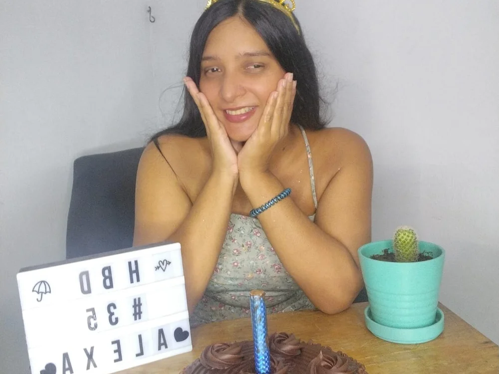 solar_moonie's Offline XXX Chat