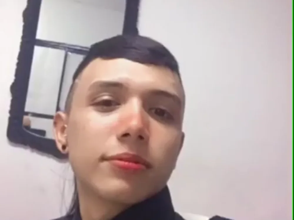 Chatroom XXX hors ligne de esteban-yuokmdn