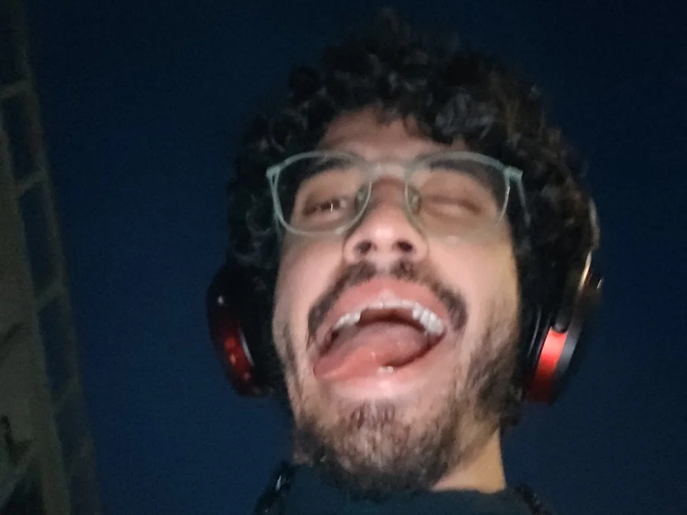 pedrocontrol's Offline Chat Room