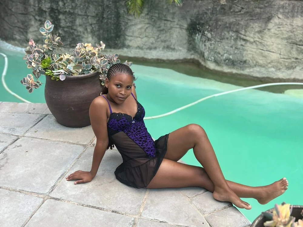 ebonyjuicylips' Offline XXX Chat