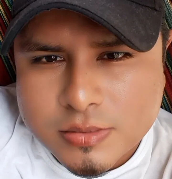 Yovany_21 Offline Chatraum