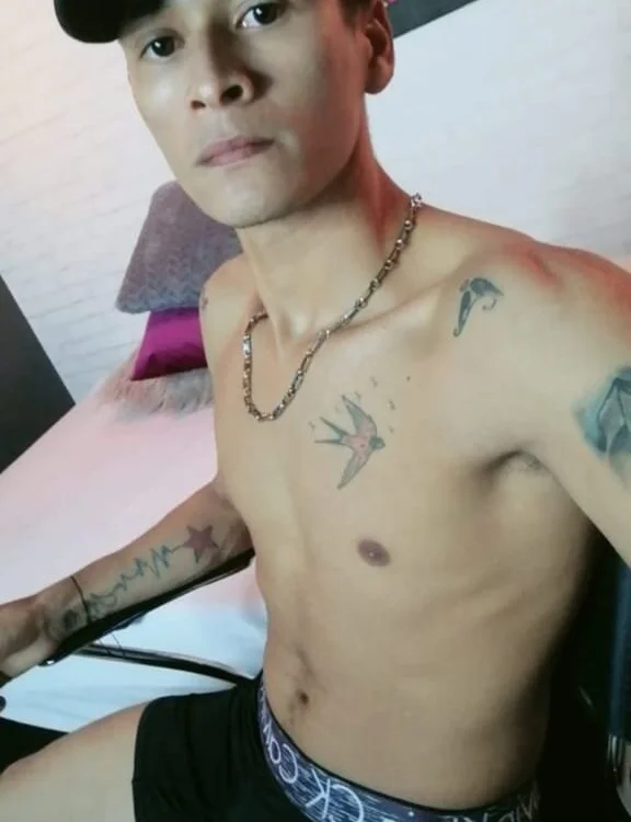 Jainer_Bronw's Offline Chat Room
